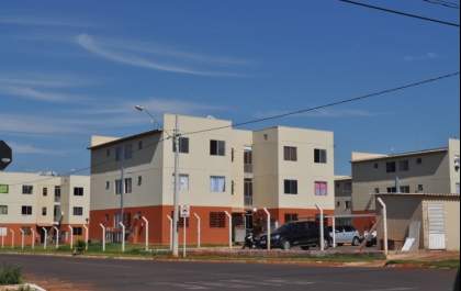 Mulher volta para apartamento após 20 dias e encontra outra pessoa morando no imóvel