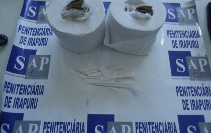 Papel higiênico é utilizado constantemente para levar drogas a presídios