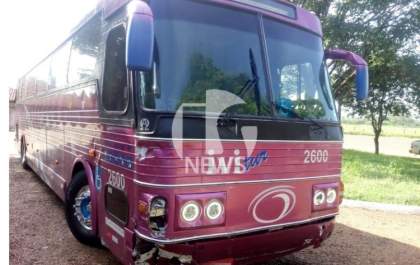Acidente entre ônibus e carro deixa dois mortos no trecho de Itapura (SP)