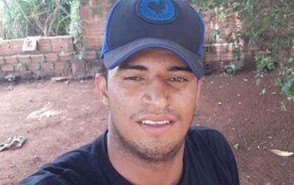 Jovem morre ao ser atingido por raio enquanto ouvia música pelo celular