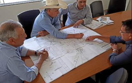 Prefeito de Três Lagoas discute novos projetos de saneamento com diretoria da Sanesul