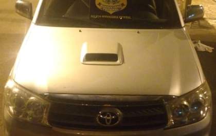 Bandidos amarram morador e roubam caminhonete e pertences