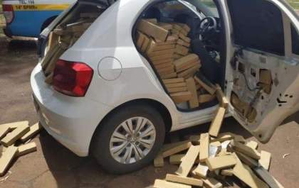 Traficante abandona carro abarrotado com 820 quilos de maconha