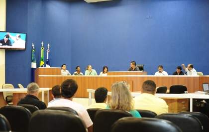 Vereadores que investigam rodeio em Arapuá ouvem servidores da Cultura