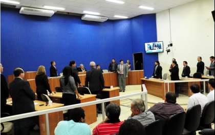 Vereadores derrubam veto de Márcia a projetos
