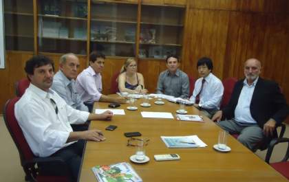 Em reunião na Secretaria da Agricultura Jamil pede ponte e Melhor Caminho