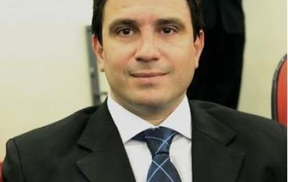 Maurício Carneiro renuncia cargo de 1º secretário na Câmara