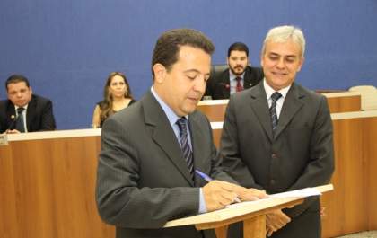 Luciano Dutra toma posse, todavia confirmou que não irá assumir o cargo