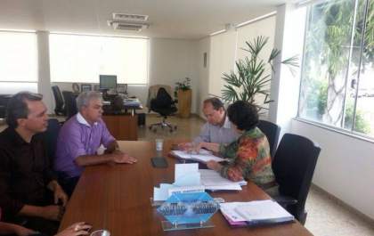 Administração cobra celeridade da Sanesul nos processos em TL