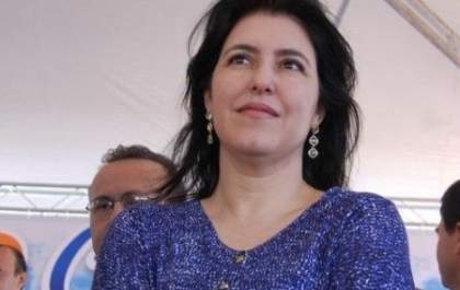 Com carreira similar à do pai, Ramez, Simone também pode governar MS