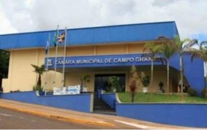 Às vésperas de despejo, Bernal desapropria prédio da Câmara
