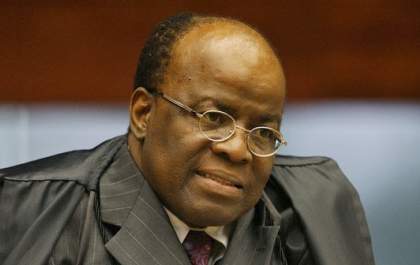 Joaquim Barbosa suspende duas decisões que obrigavam o Estado a pagar precatórios