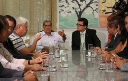 Bernal deixa Capital sem medicamentos e governo socorre pela 2ª vez