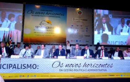 Jamil coordena mesa com ministro da Saúde no 58º Congresso Estadual de Municípios