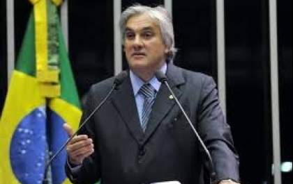 Delcídio diz que foi surpreendido com decisão de André Puccinelli