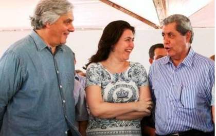 Ala do PMDB quer aliança com Delcídio