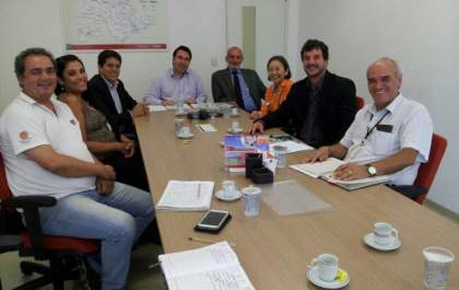 Governo de Andradina entrega no Centro Paula Souza o último documento para implantação da Fatec