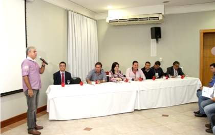 Vereadores trocam experiência em encontro estadual realizado em TL