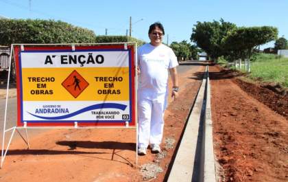 Governo de Andradina melhora infraestrutura ao longo da rua Guaraçaí