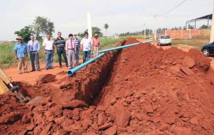 Governo de Andradina implanta de rede de água no Parque Empresarial I
