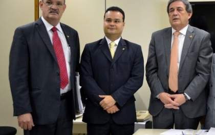 Peemedebistas discordam de André sobre Dilma e ensaiam apoio a Campos