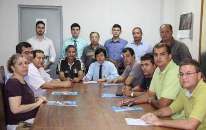 Governo de Andradina assina contrato de venda de mais sete lotes do Parque Empresarial I