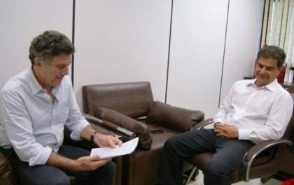   Nelsinho oferece vaga de vice e suplência do Senado ao PSB
