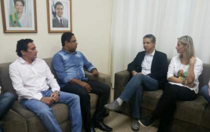 Orlando Silva se encontra com prefeitos