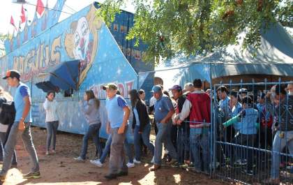 Alunos da Bim Storti e Padre Anchieta tem dia de circo
