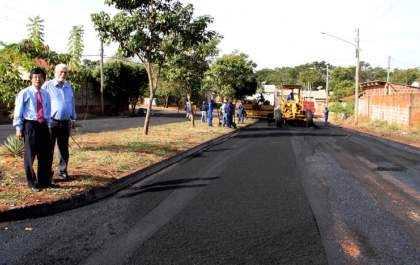 Governo de Andradina faz recape para deixar bairro São João 100%