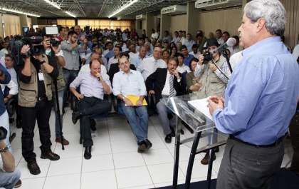 André ignora lobby dos deputados e congela emendas em R$ 19,2 milhões