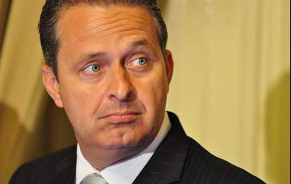 Eduardo Campos, candidato à presidência, morreu em acidente de avião em Santos