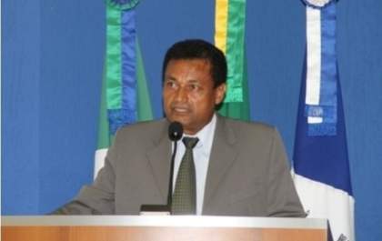 Temendo nova derrota, líder da prefeita pede vistas a projeto polêmico 