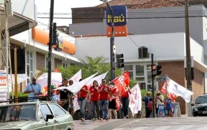 Agita 13 teve manifestação em caminhada e 