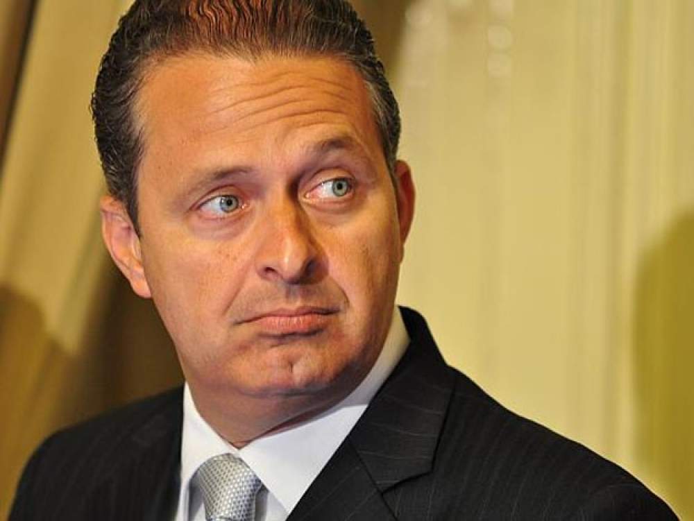 Eduardo Campos, candidato à presidência, morreu em acidente de avião em ...