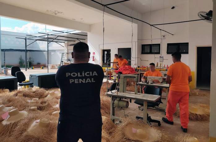 Reeducandos da Penitenciária de Regime Fechado da Gameleira II estão ...
